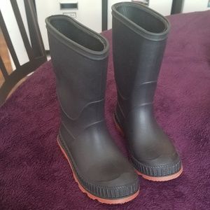 Toddler size 8 black rain boots